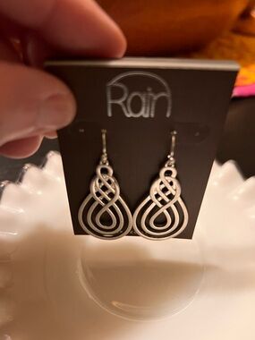Rain Silver Teardrop Knot Dangle Earrings